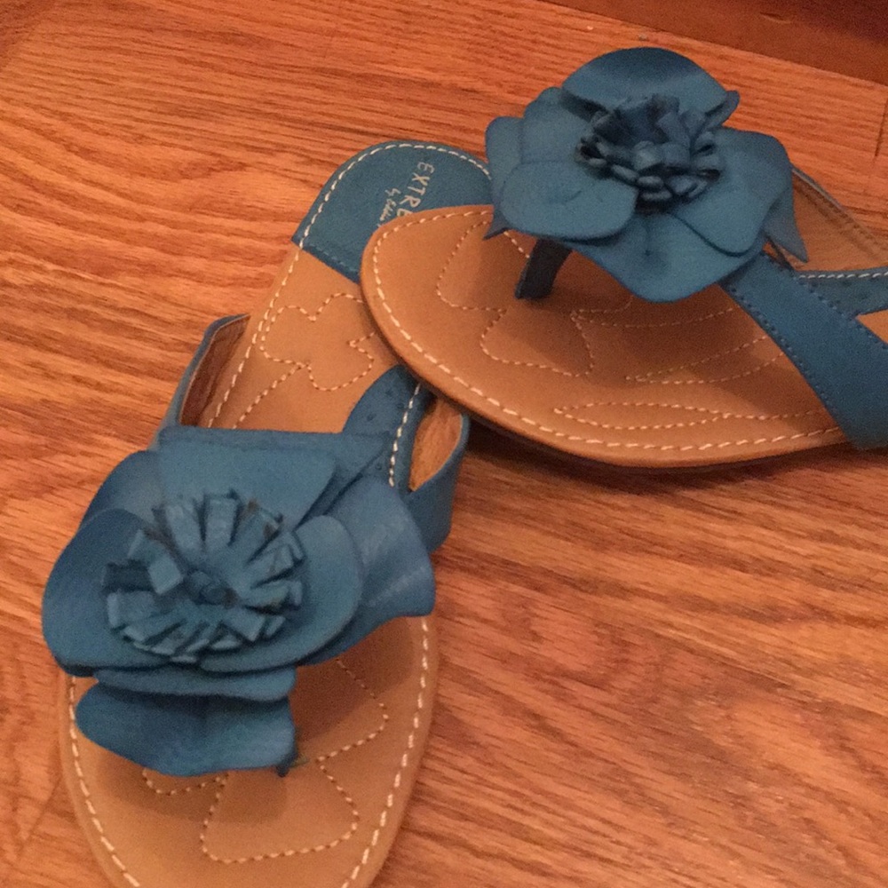 The absolute cutest sandal